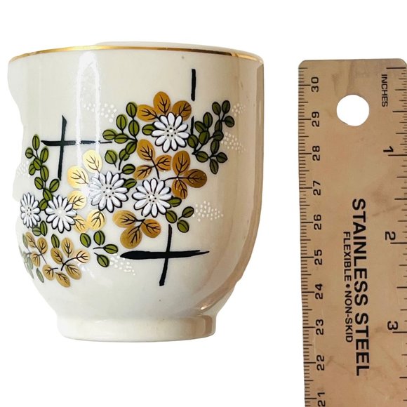 Japanese Teacup White Chrysanthemums on Gold Leaves Porcelain 2.75" x 2.5" - Picture 5 of 6